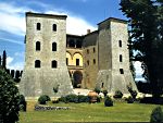 vacance en Toscane près de Sienne dans le parc du château médiéval de Grotti